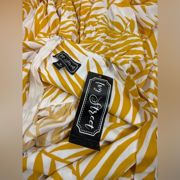 Ivy Street Boutique White Mustard woman Summer dress Sleeveless Sz M - Picture 15 of 15